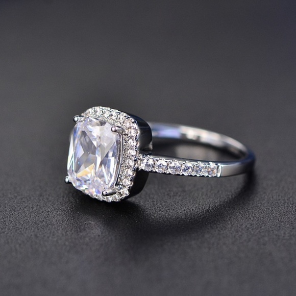 Diamond Princess Cut Simulated White Sapphire Ring, BEAUTIFUL RING, SHINY RING. - Picture 8 of 8